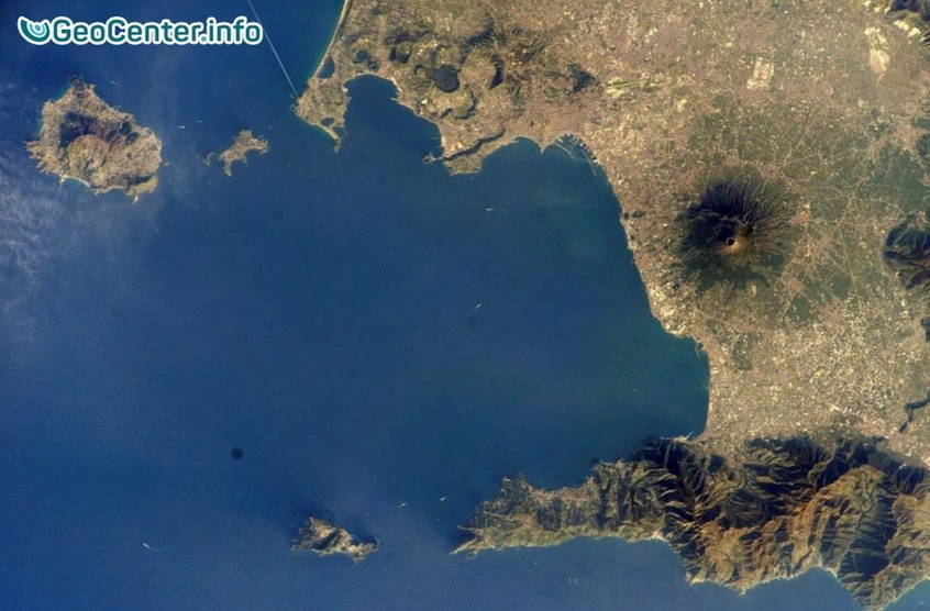 Italian Supervolcano Campi Flegrei Is Showing Signs Of Reawakening 4965