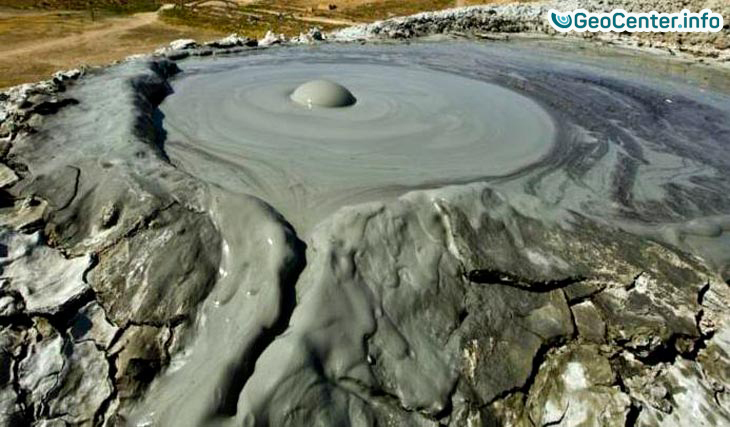 Извержение грязевого вулкана Локбатан в Азербайджане