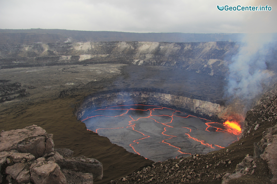 Обрушилась часть новой земли, сотворенная вулканом Килауэа