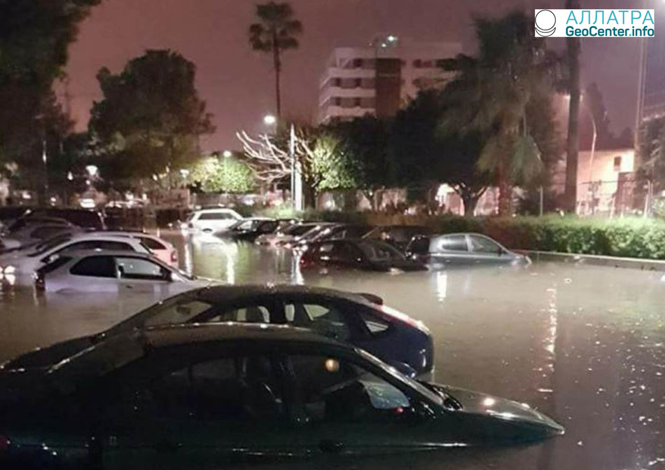 Сильный ночной ливень в городе Лимасол на Кипре, 16 февраля 2018 года