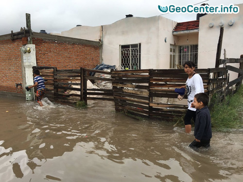 Ливень затопил 80% территории мексиканского города  Виктория-де-Дуранго.