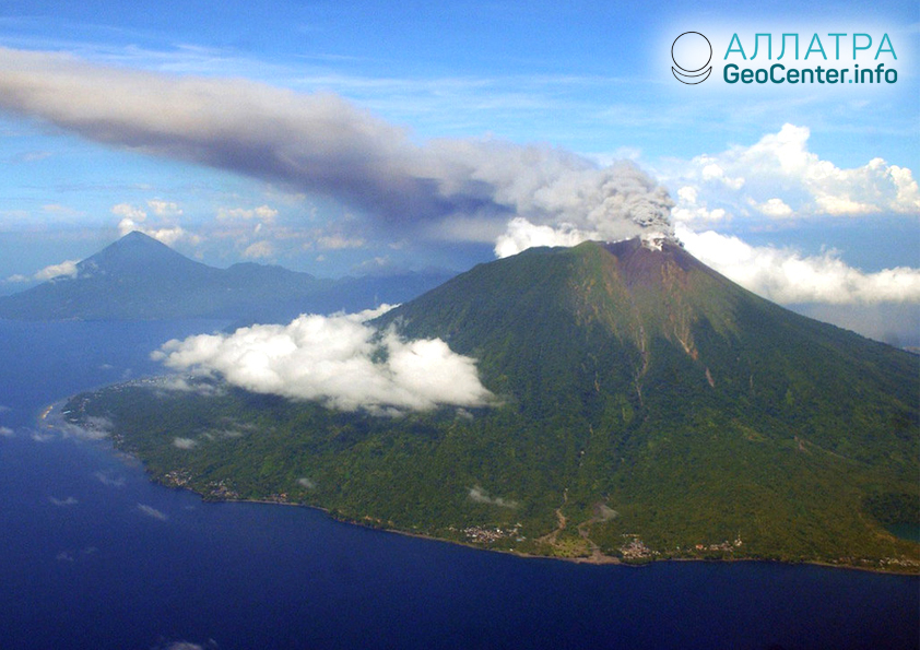 Активизировался второй вулкан в Индонезии, октябрь 2018