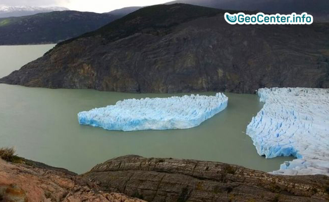 В Чили от ледника Грей откололся огромный айсберг. Что произошло на нашей Планете 11 декабря 2017