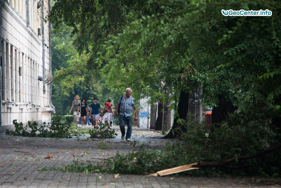 Мощная буря обрушилась на город Днепр (Украина), август 2017