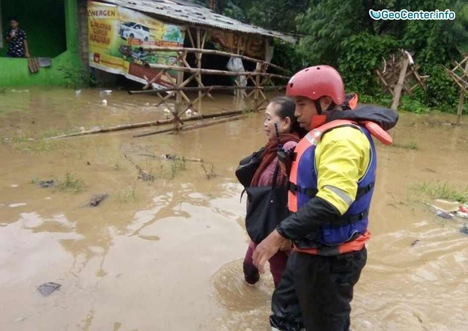 Ураган, наводнение и оползни в Индонезии, февраль 2018 г.