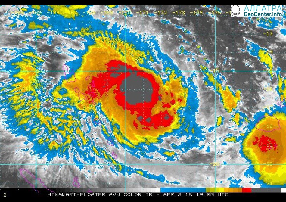 Тропический циклон &quot;Кени&quot; движется на Фиджи, 8 апреля 2018 года