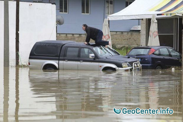 В Албании произошло масштабное наводнение, 1 декабря 2017