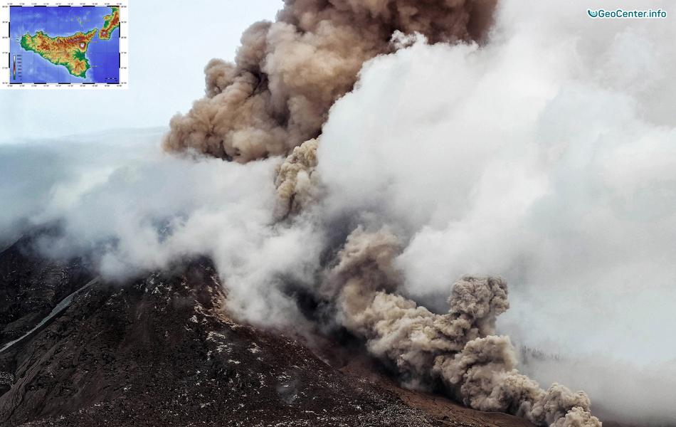 Извержение вулкана Этна, Сицилия