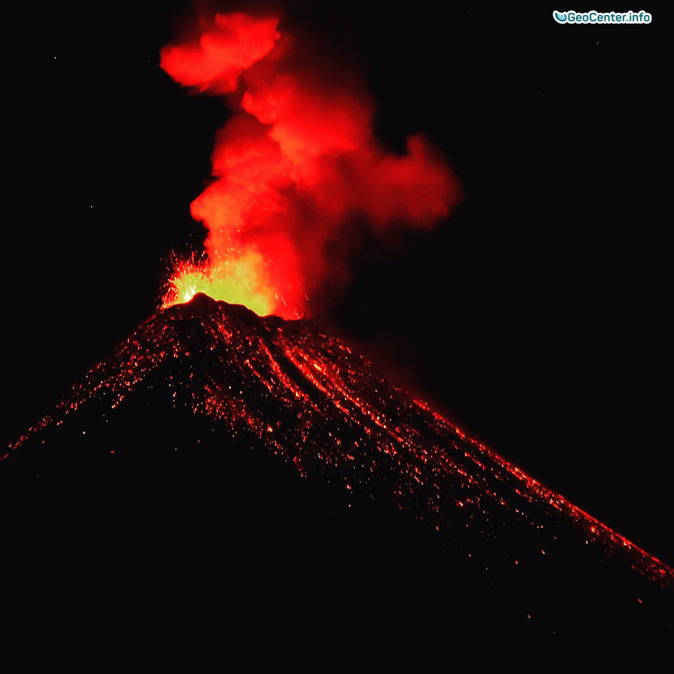 Извержение вулкана Фуэго в  Гватемале