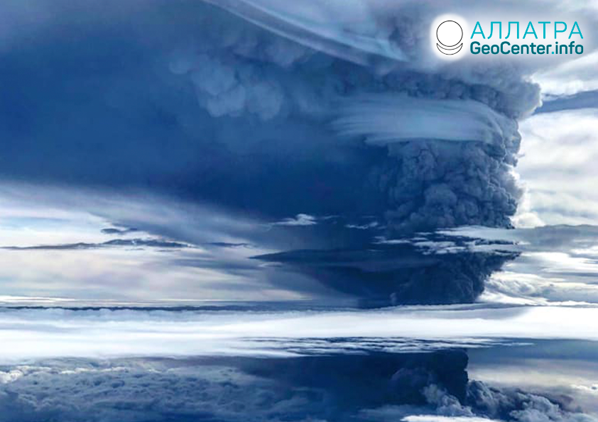 Мощное извержение вулкана Улавун, июнь 2019