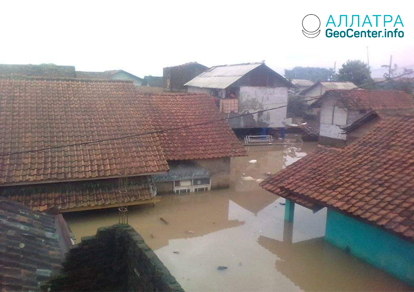 Наводнение в Индонезии, май 2020