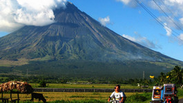 Вулкан Майон продолжает извержение январь 2018