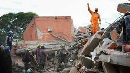 Indonéziu zasiahlo ničivé zemetrasenie s magnitúdou 7,7 | Cunami a 68 obetí