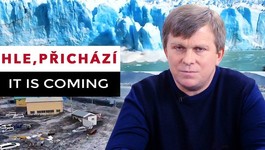 Hle, přichází. It is coming. (Český dabing)