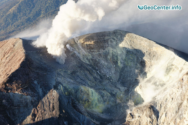 Продолжительная эруптивная деятельность на вулкане Турриальба