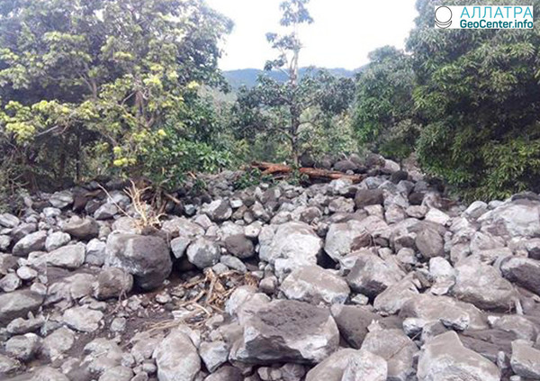 Сход селевого потока на острове Оба, Вануату, апрель 2018 года
