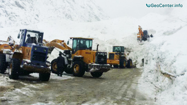 В ​Таджикистане сошло более 80 снежных лавин за 3 дня
