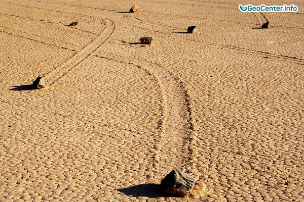 Блуждающие камни в &quot;Долине смерти&quot;. Долина Смерти - Пустыня Мохаве