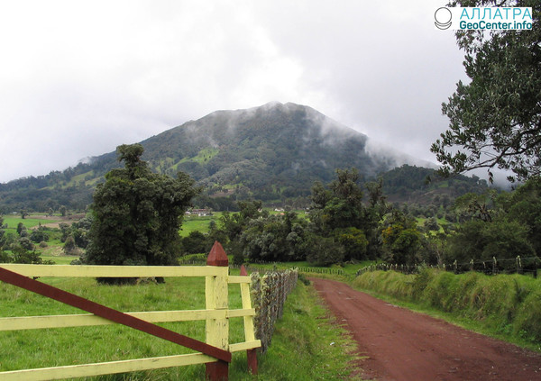 Активность вулкана Турриальба в Коста-Рике, апрель 2018 г.