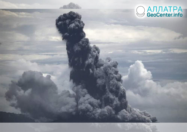 Извержение вулкана в Индонезии, апрель 2020