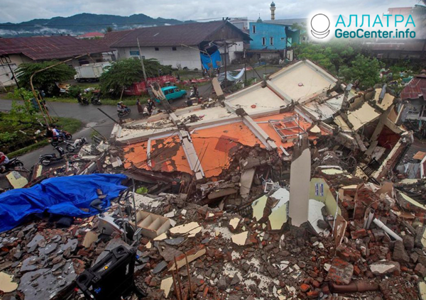 Катастрофические землетрясения в Индонезии, январь 2021